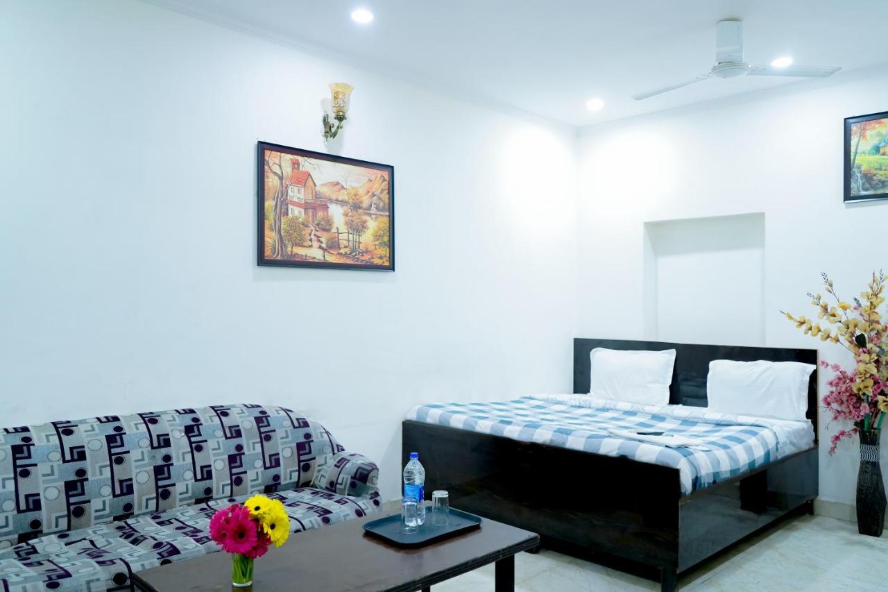 Hotel Tom - Jungpura Chruch Road New Delhi Eksteriør billede