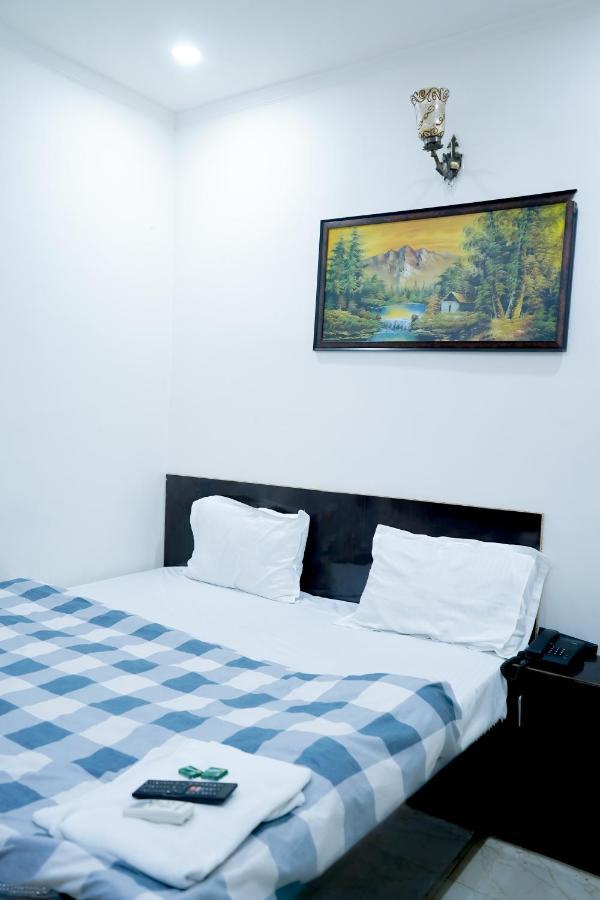 Hotel Tom - Jungpura Chruch Road New Delhi Eksteriør billede